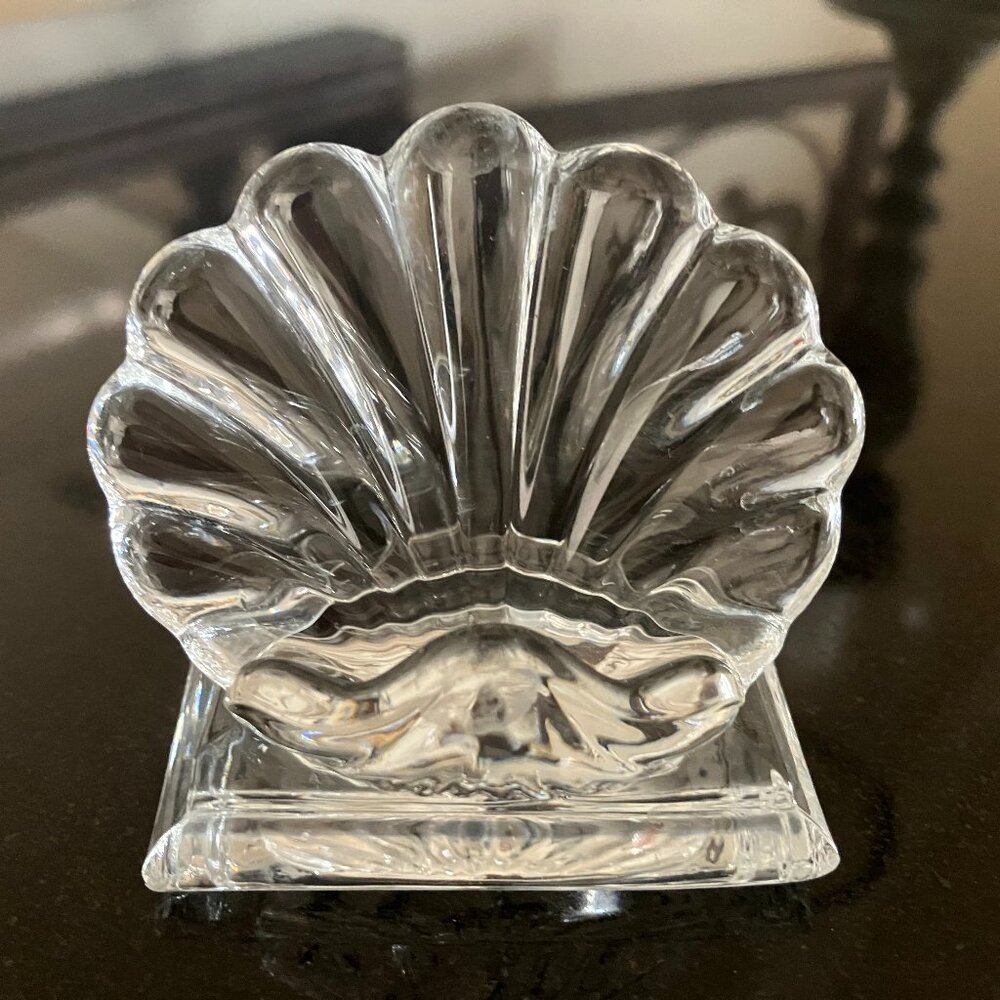 One Baccarat Bambous Clam Shell Place Card Holder